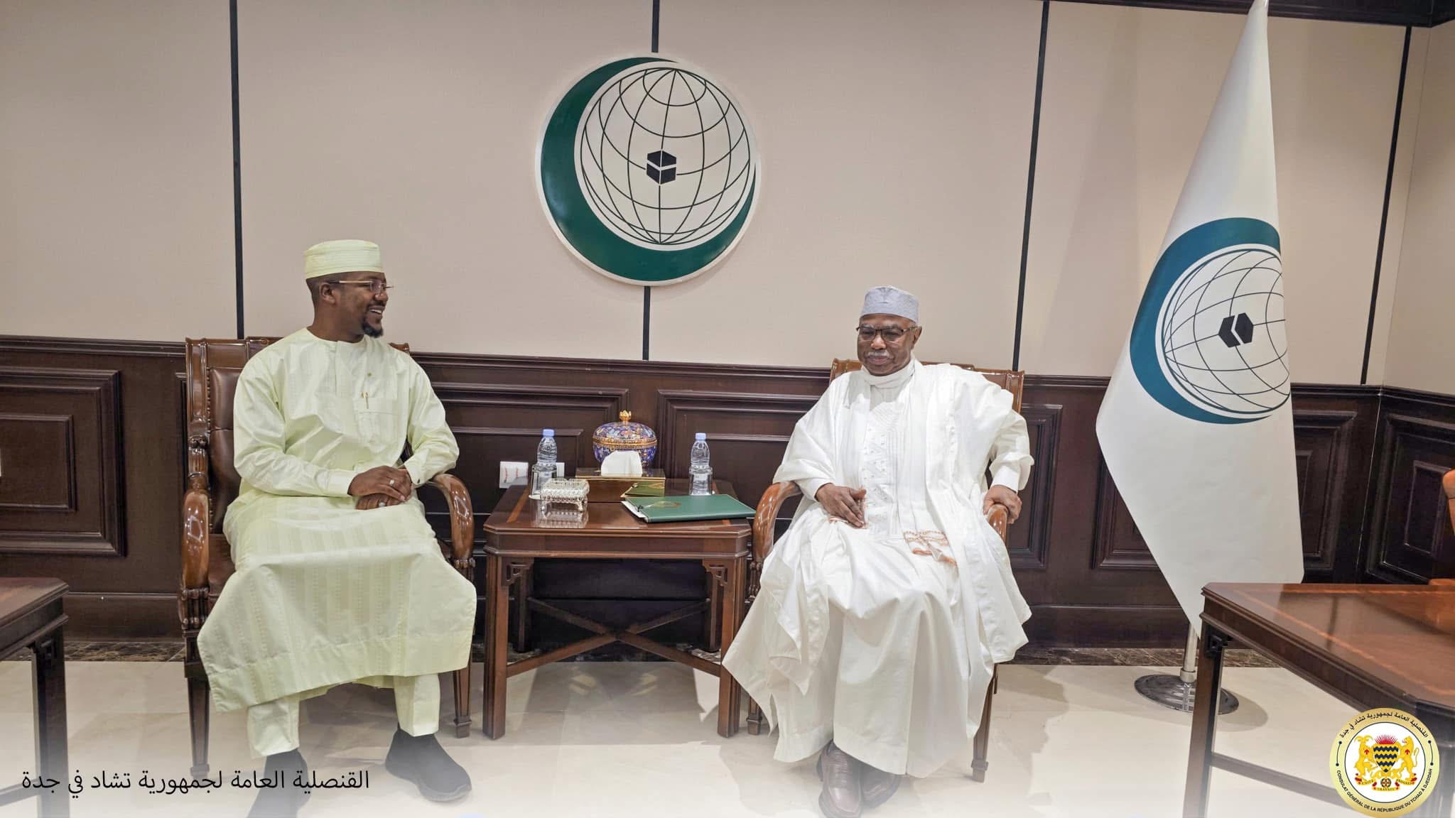 لقاء بين سعادة القنصل العام لجمهورية تشاد في جدة وسعادة الأمين العام لمنظمة التعاون الإسلامي